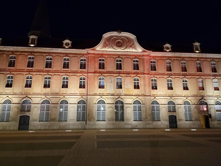 Petit Studio En Plein Centre-Ville De Vendome Exterior photo